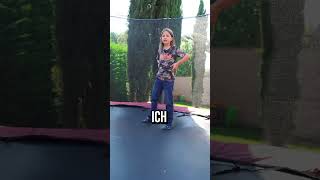 Wer macht die besseren Kunststücke auf dem Trampolin shorts [upl. by Homer]