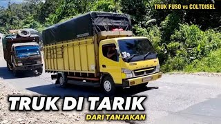 Sopir Sangsi Lewati Tanjakan  Truk Fuso Ditarik Di Tanjakan Batu Jomba [upl. by Anerroc972]