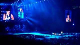 Kenny Chesney You save me  live [upl. by Yeznil]