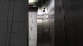 Depois desse vídeo ele nunca mais anda de elevador 😂😂 shots curiosidades react humor medo [upl. by Corsiglia]