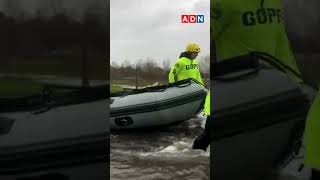 Carabineros ayudando a vecinos de Arauco [upl. by Bernete]