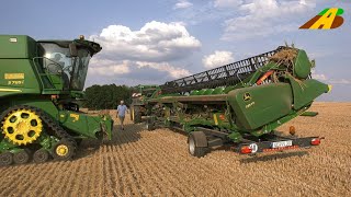 Getreideernte  neuer Mähdrescher John Deere S785i Raupe im Einsatz combine harvester German farmers [upl. by Ateikan525]