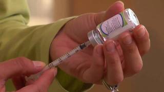 How To Prepare an Insulin Syringe to Inject a Diabetic Cat [upl. by Erbua]