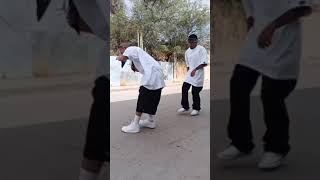 Dos cholos bailando cumbia wepa [upl. by Artenra]