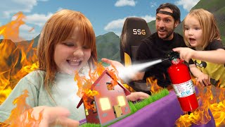 HOUSE FiRE ESCAPE 🔥 Roblox Family party for Niko’s birthday Fashion Show with new Adley merch [upl. by Yenar323]