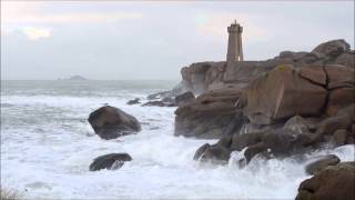 Tempête en Bretagne au Phare de Ploumanach  3 mars 2014 [upl. by Kalvin]