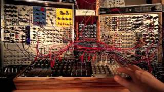 Klirrfaktor Modular Patch 39 Modular System testing the low end [upl. by Aicargatla]