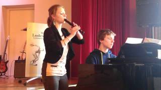 WLG Lunchpauzeconcert 2012 Klas 4  mini concertino van hellbach [upl. by Spindell974]