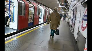 London Underground Victoria Line arriving and leaving Finsbury Park for Brixton [upl. by Yecrad680]