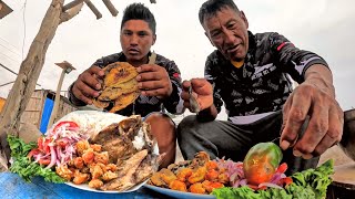 Vean como Mi PAPÁ Prepara un RICO CHICHARRON de MUY MUY frente al mar [upl. by Elliven651]