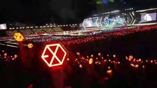 Biển lightstick tuyệt đẹp của EXOL ở Jamsil ♥ 170527 EXOrDIUMDotinSeoul [upl. by Viccora]