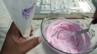 How To Make Royal Icing Flowers 3 Colors 1 Piping Bag [upl. by Reginauld]