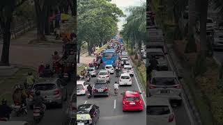 Siapa kamu di jalan ini hari ini [upl. by Nosilla]