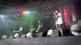 Chewing on Tinfoil  Tshirts with big writing arent cool  2000 Trees 2011mov [upl. by Ahseenak79]