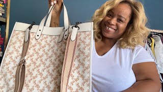 COACH Unboxing  Field Tote 40 in Cream Horse and Carriage [upl. by Aneda662]