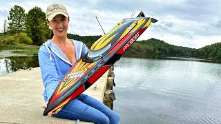 FASTEST amp MOST POWERFUL RC SPEED BOAT with SELFRIGHTING  Pro Boat Sonicwake [upl. by Iruy]