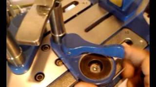 Adjusting Clamp Base on Eagnas Combo 910 [upl. by Blackwell]