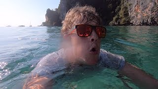 HELP MIJN BOOT ZINKT MIDDEN OP ZEE  VLOG  19 [upl. by Yddub510]