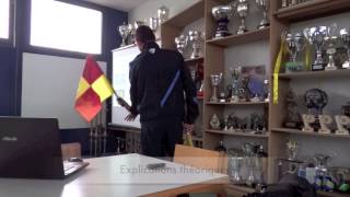 gestuelle arbitres assistants football [upl. by Luzader]