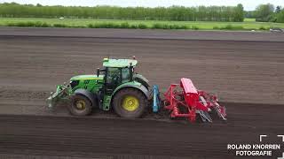 Akkerbouwbedrijf Boerma Zaaien met John Deere 6155R [upl. by Reinnej139]