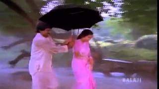 Chiranjeevi Suhasini  Aradhana Song  Are emaindi [upl. by Irotal]