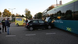 Aanrijding Connexxion bus en auto  WoerdenTV [upl. by Meluhs]