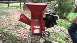 troy built chipper super tomahawk 2 in 1 chipper shredder 8hp Briggs and stratton engine [upl. by Aruol93]