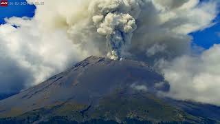 Oct 19 2024 Popocetapetl Volcano Undergoing a Larger Eruption [upl. by Wonacott513]