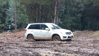 Suzuki Grand Nomade salida off road con los hijos [upl. by Salinas]