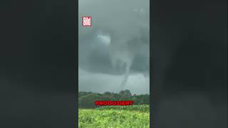 Tornado im Münsterland Augenzeugen filmen spektakuläres Unwetter  shorts [upl. by Ardell692]