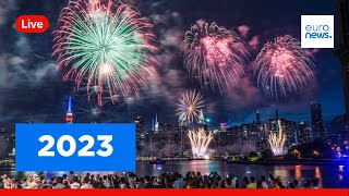 ¡Feliz Año Nuevo en Estados Unidos Nueva York da la bienvenida al 2023 con fuegos artificiales [upl. by Hetty238]