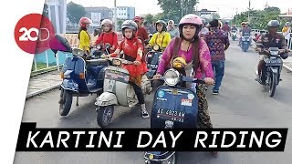 Kartini Day Emakemak di Kediri Touring Naik Vespa [upl. by Mcclees]