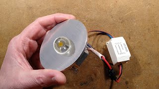 Teardown of a flush mounting feature light [upl. by Berner]