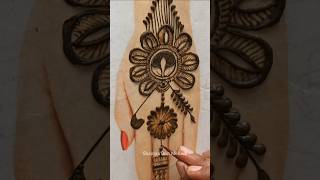 Easy mehndi design using safety pin 📍😍mehndi viralvideo viral youtubeshorts video shortvideo [upl. by Acirt]