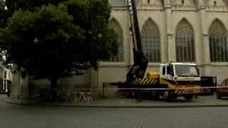 Uurwerk terug in toren Grote Kerk Breda [upl. by Doig]