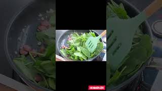 Spinach And Eggs Omelette lowcarbrecipes easybreakfastideas healthyrecipes schnellesrezept [upl. by Nnylkcaj209]