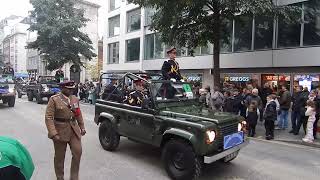 Lord Mayors Show London 91124 Hon Artillery Comp and London Guards in Cheapside City of London [upl. by Vaclava]