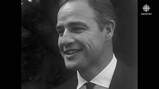 En 1965 Marlon Brando interviewé en français [upl. by Airahs]