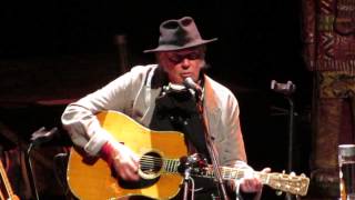 Neil Young  Heart Of Gold  Chicago Theater Chi IL Apr 22 2014 [upl. by Leede]