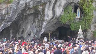 Messe internationale de Lourdes du Dimanche March 31 2024 depuis la Basilique Saint Pie X [upl. by Ogilvy931]