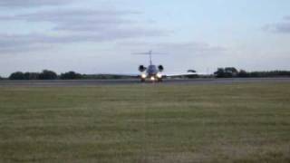 bombardier arriving at luton [upl. by Oicnaneb]