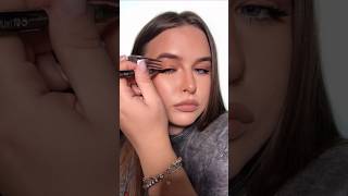 Lainer hack with spoon try liner hack beautifulhacks makeupeasybeautyhacks makeuphacks short [upl. by Mccahill]