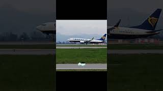 Ryanair hard landing at BGY hardlanding avgeek aviation aviationlovers planespotting plane [upl. by Aissak]