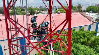 Trabajos en altura y procedimientos de rescate en torres de telecomunicaciones  ELFEC [upl. by Cita]