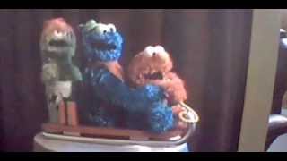 Animated singing sledding Sesame street characters Gemmy 2006 [upl. by Eiddet]