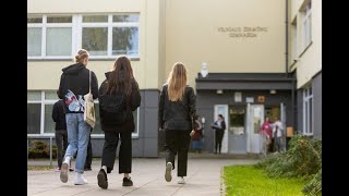 Pirmieji abiturientų įspūdžiai po lietuvių kalbos ir literatūros brandos egzamino [upl. by Winna]