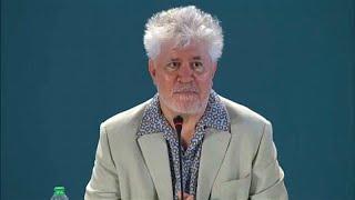 Filmfestival Venedig Ehrenlöwe für Pedro Almodóvar [upl. by Ynohtnaeoj61]