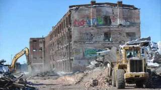 DEMOLITION DUN VESTIGE DU PATRIMOINE DE ST JEAN SUR RICHELIEU [upl. by Yatnahc]