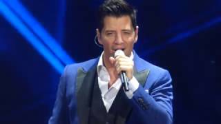 Δώδεκα  Sakis Rouvas Stardome KentroAthinon 18022017 [upl. by Lemkul152]