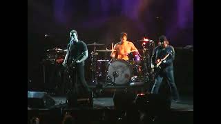 Queens of the Stone Age live  The Arena Oakland 2005 [upl. by Lucita]